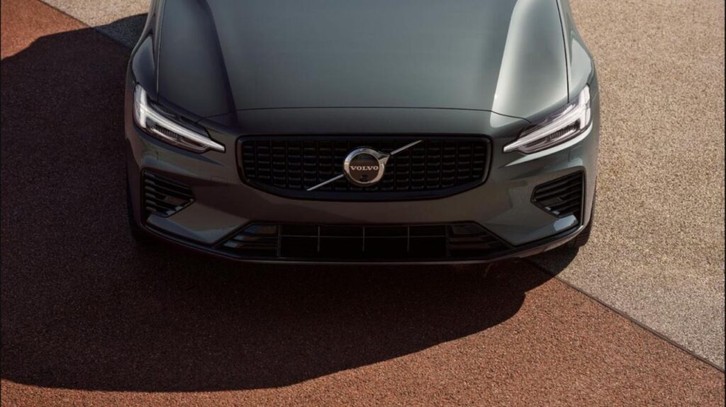 Volvo V60 T8 Ultra Dark Plug-In Hybrid/Bowers&Wilkins – Bild 7