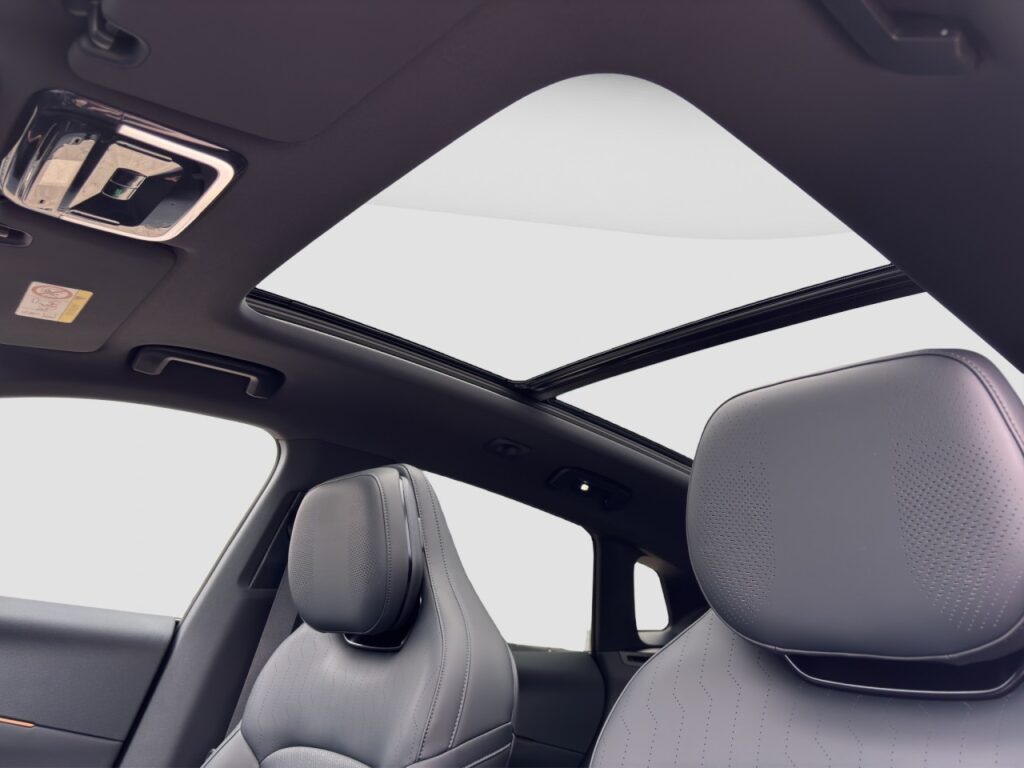Lynk & Co 08 Core PHEV LED/PANO/el. Sitze/360 Grad Kamera – Bild 16