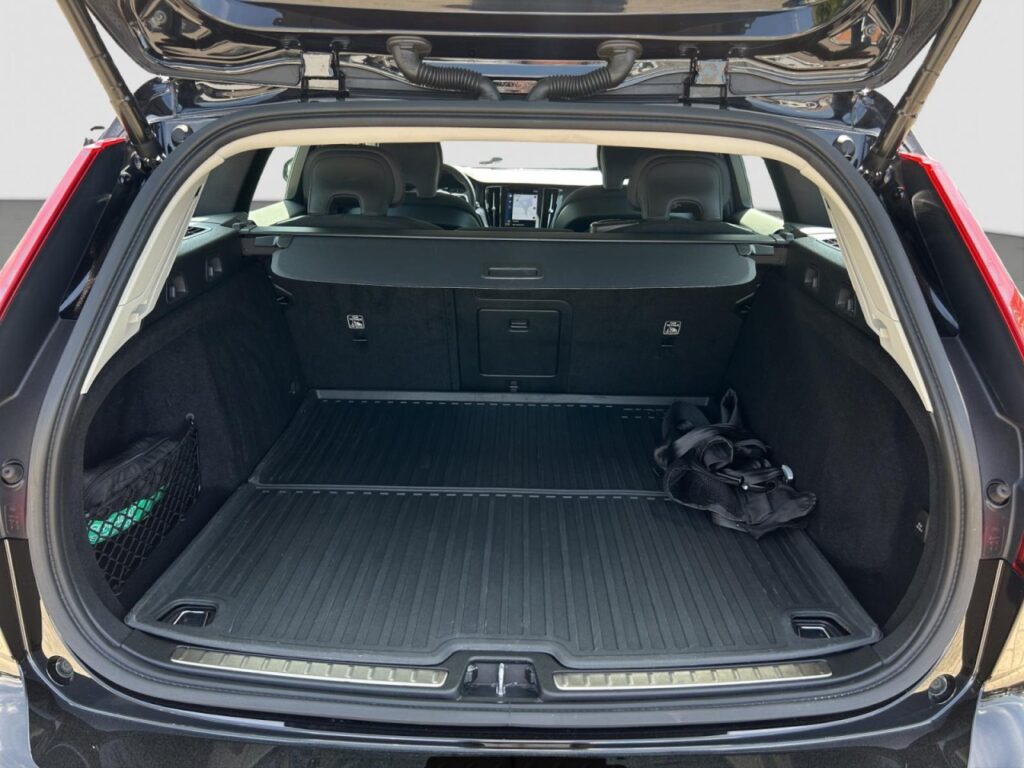 Volvo V60 B4 Cross Country Pro AWD/Kam/StHz/HuD/19Zoll – Bild 14