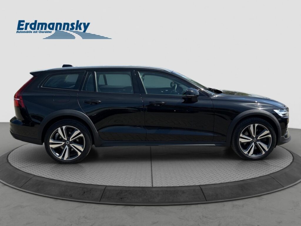 Volvo V60 B4 Cross Country Pro AWD/Kam/StHz/HuD/19Zoll – Bild 6