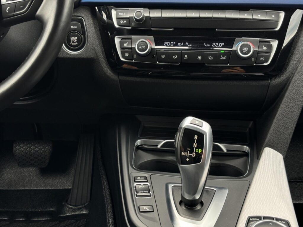 BMW 320 d Touring M Sport/Leder/Navi/LED/Kam/18Zoll – Bild 10