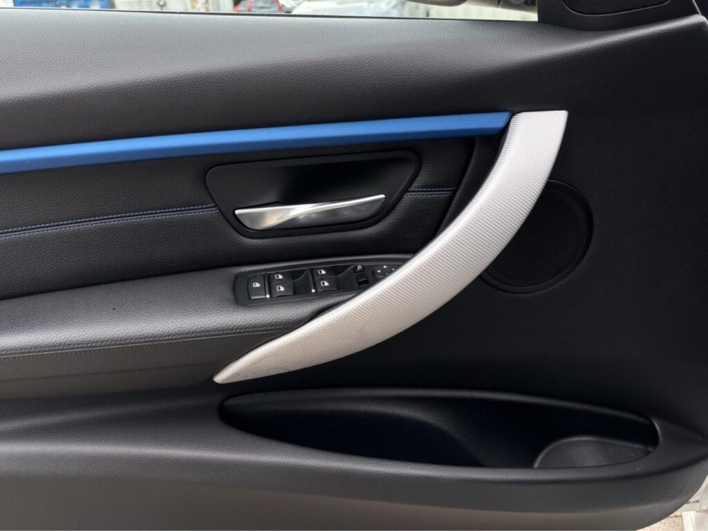 BMW 320 d Touring M Sport/Leder/Navi/LED/Kam/18Zoll – Bild 11