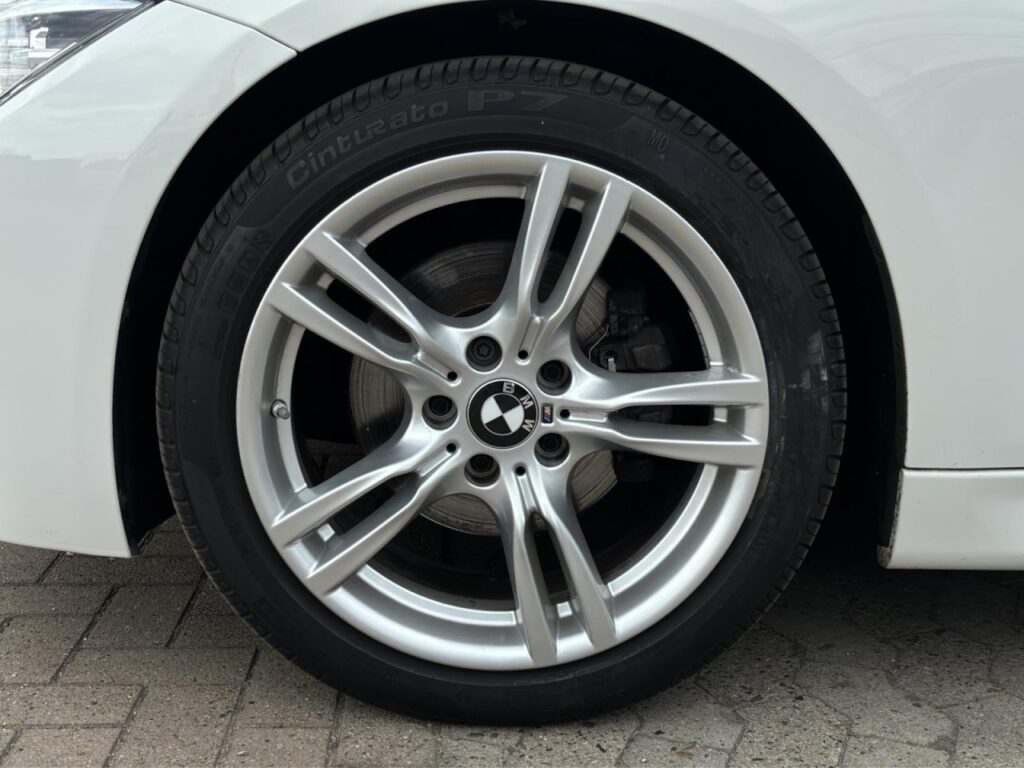 BMW 320 d Touring M Sport/Leder/Navi/LED/Kam/18Zoll – Bild 17