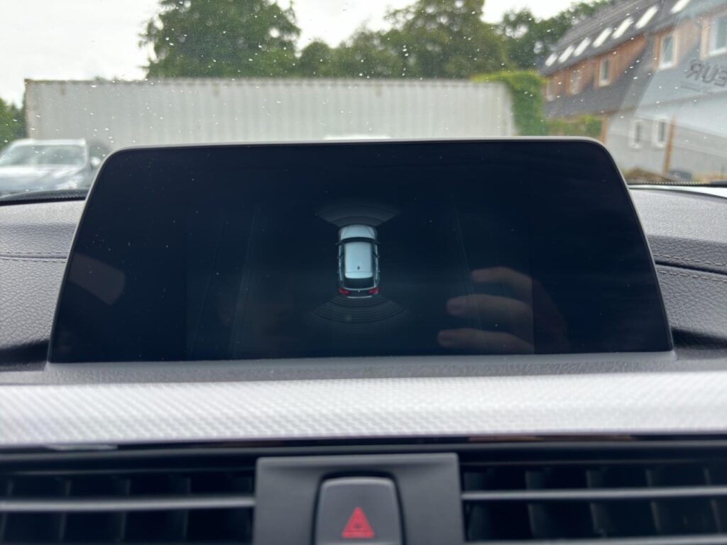 BMW 320 d Touring M Sport/Leder/Navi/LED/Kam/18Zoll – Bild 23