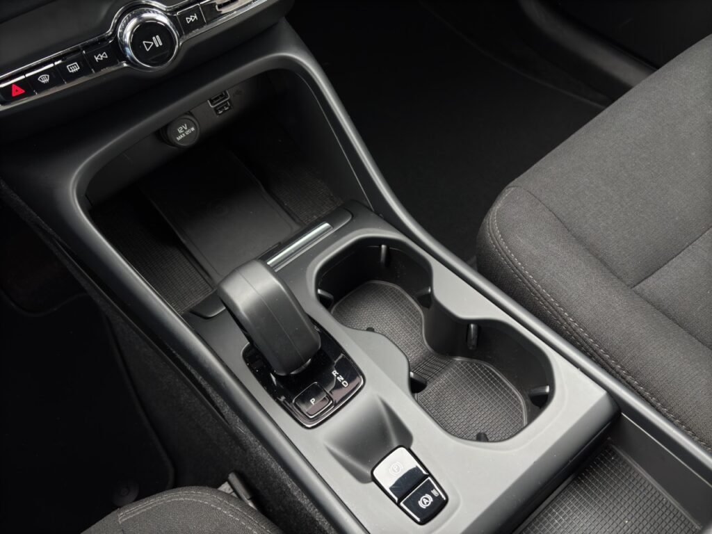 Volvo XC40 T4 Essential Plug-In Hybrid/Navi/hzb.LK/GJR – Bild 15