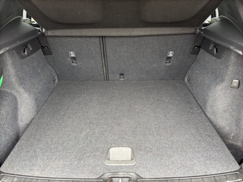 Volvo XC40 T4 Essential Plug-In Hybrid/Navi/hzb.LK/GJR – Bild 16