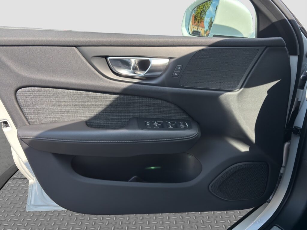 Volvo V60 B4 Core/Navi/LED/Kamera/hzb.LK/BLIS/el.HKL – Bild 12