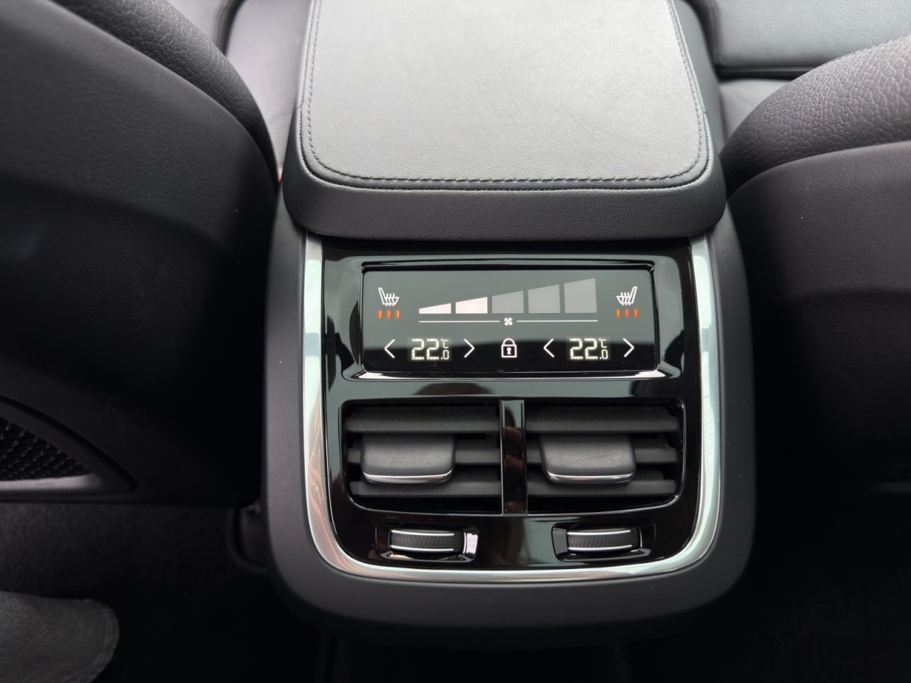 Volvo XC90 B5 Diesel Ultimate Dark AWD/Standhzg/360Kam – Bild 20