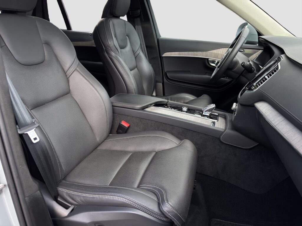 Volvo XC90 B5 Diesel Ultimate Bright AWD/Massage/360 – Bild 17