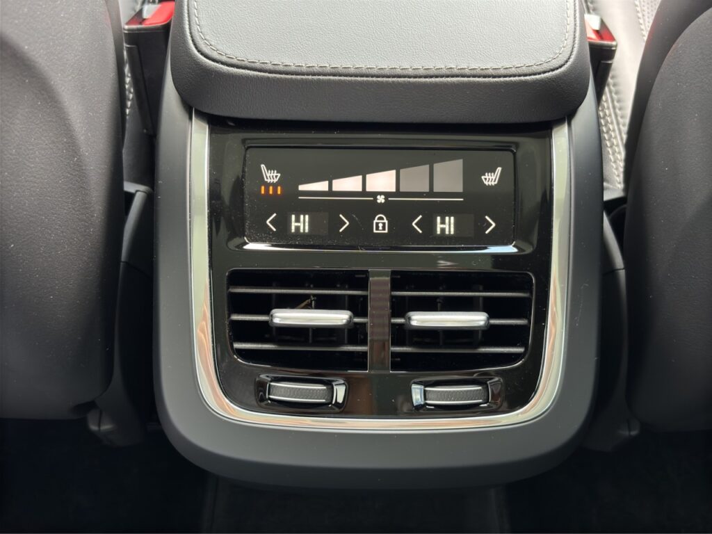Volvo XC90 B5 Diesel Ultimate Bright AWD/Massage/360 – Bild 22