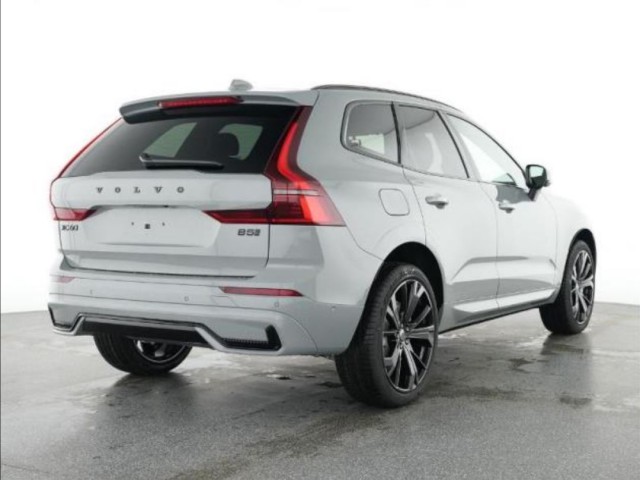 Volvo XC60 B5 Ultra Black Edition AWD/Pano/AHK/HuD/H&K – Bild 2