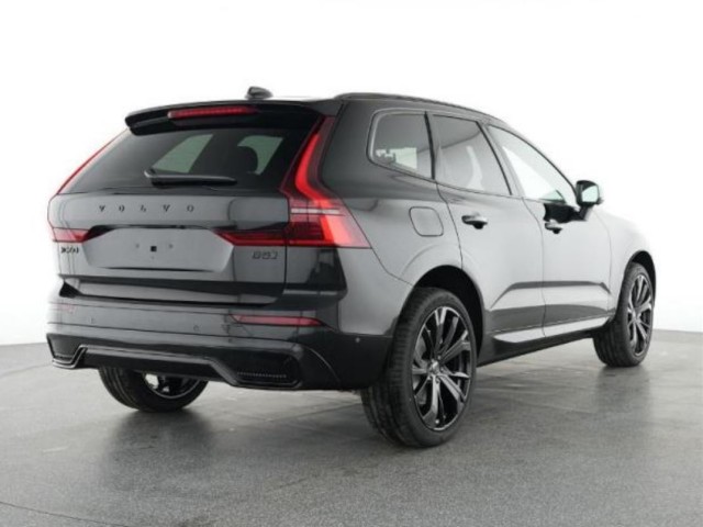 Volvo XC60 B5 Ultra Black Edition AWD/Pano/AHK/HuD/H&K – Bild 2
