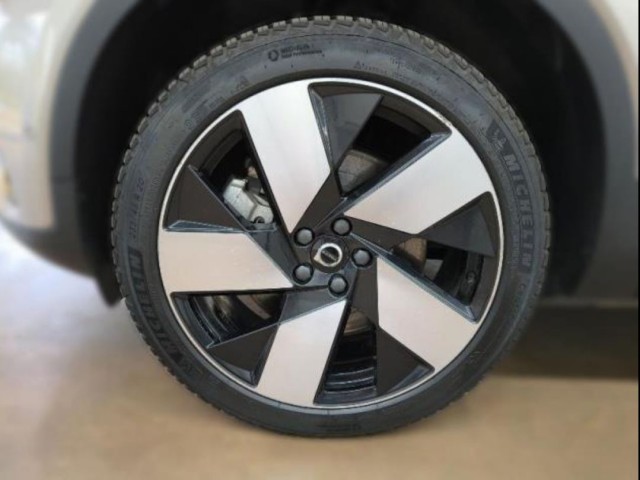 Volvo XC40 Ultimate Twin Electric AWD/Pano/20Zoll+GJR – Bild 6