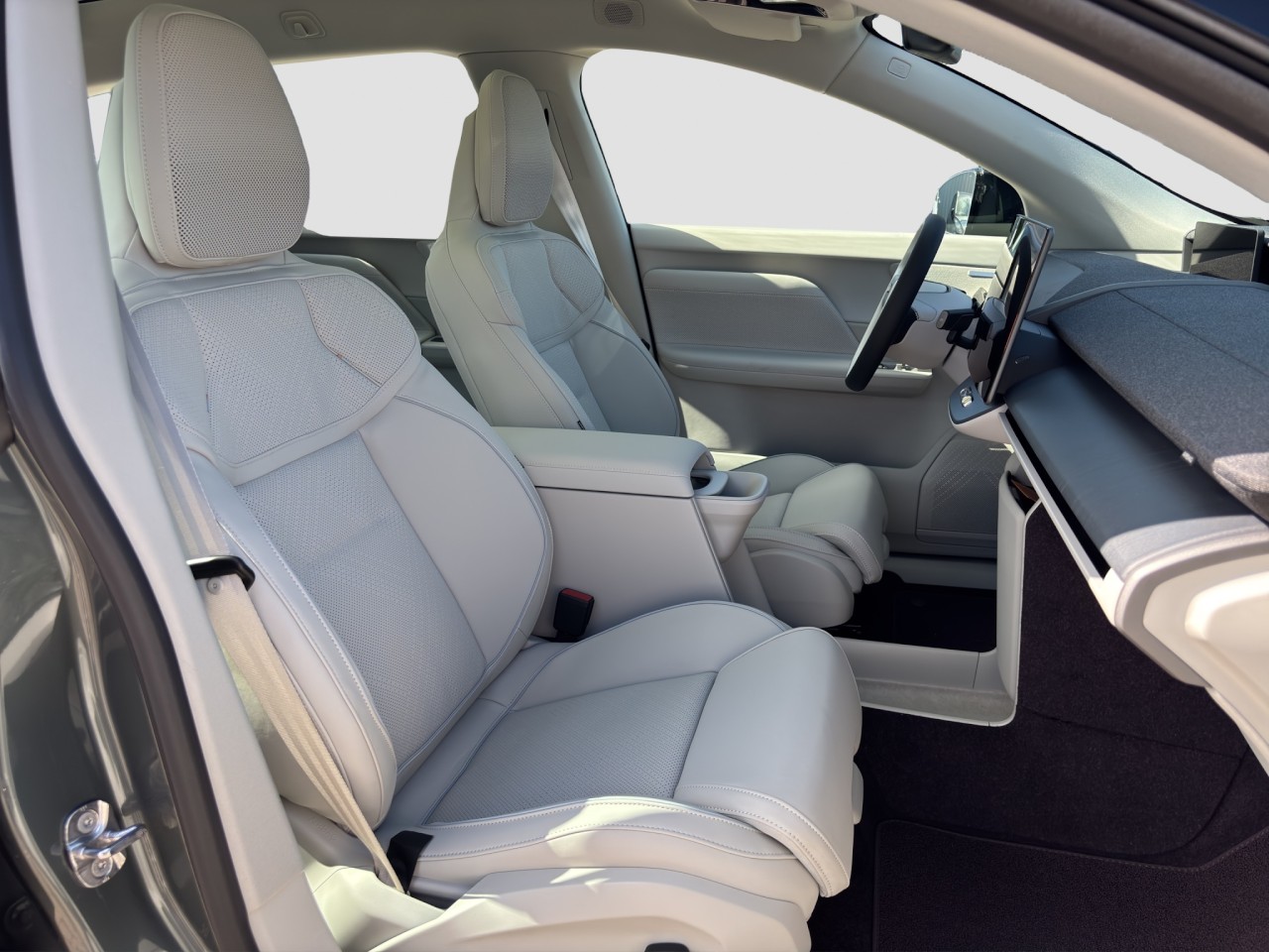 Volvo EX60 Ultra P10 AWD Electric/800V/Bowers&Wilkins – Bild 17