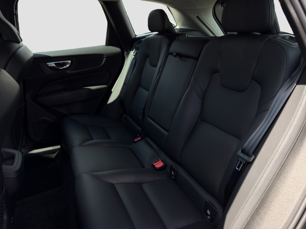 Volvo XC60 B4 Plus Bright Aut./Lenkradhzg/4x Sitzhzg – Bild 14