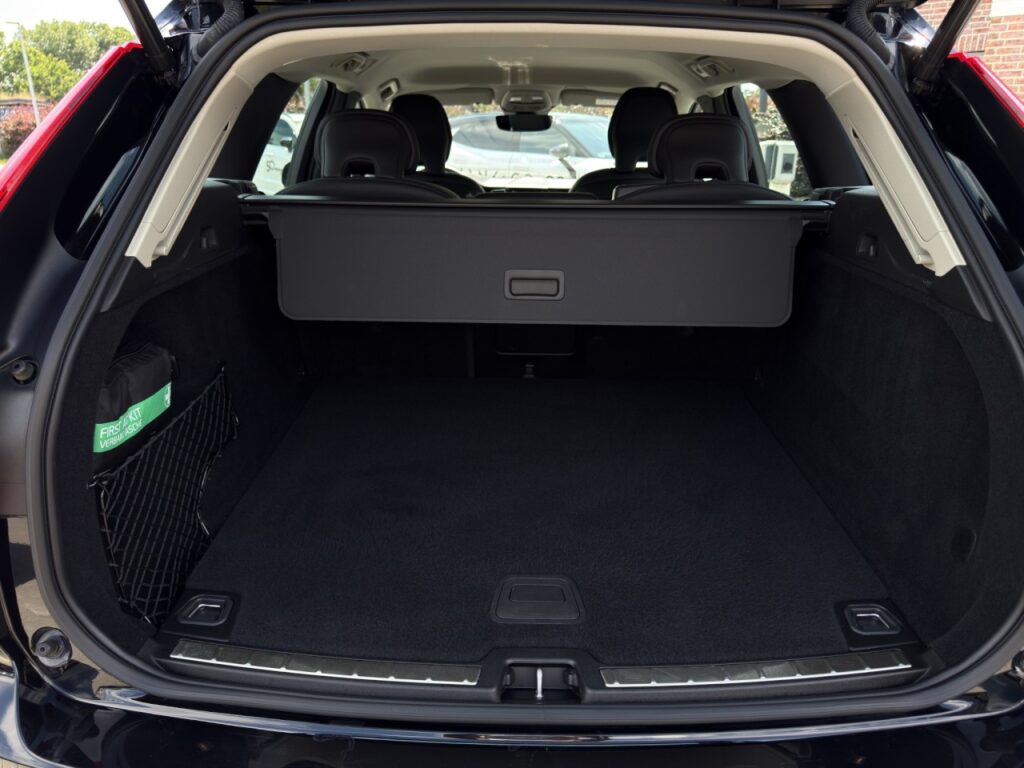 Volvo XC60 B4 Plus Bright Aut./Lenkradhzg/4x Sitzhzg – Bild 16