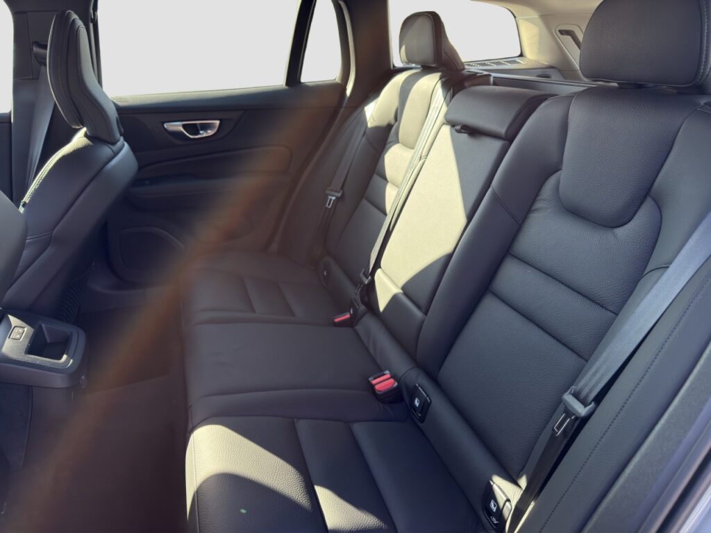 Volvo V60 B4 Plus Dark/Navi/LED/360K/hz.FS/Licht-Paket – Bild 14