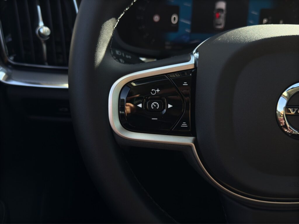 Volvo V60 B4 Plus Dark/Navi/LED/360K/hz.FS/Licht-Paket – Bild 22