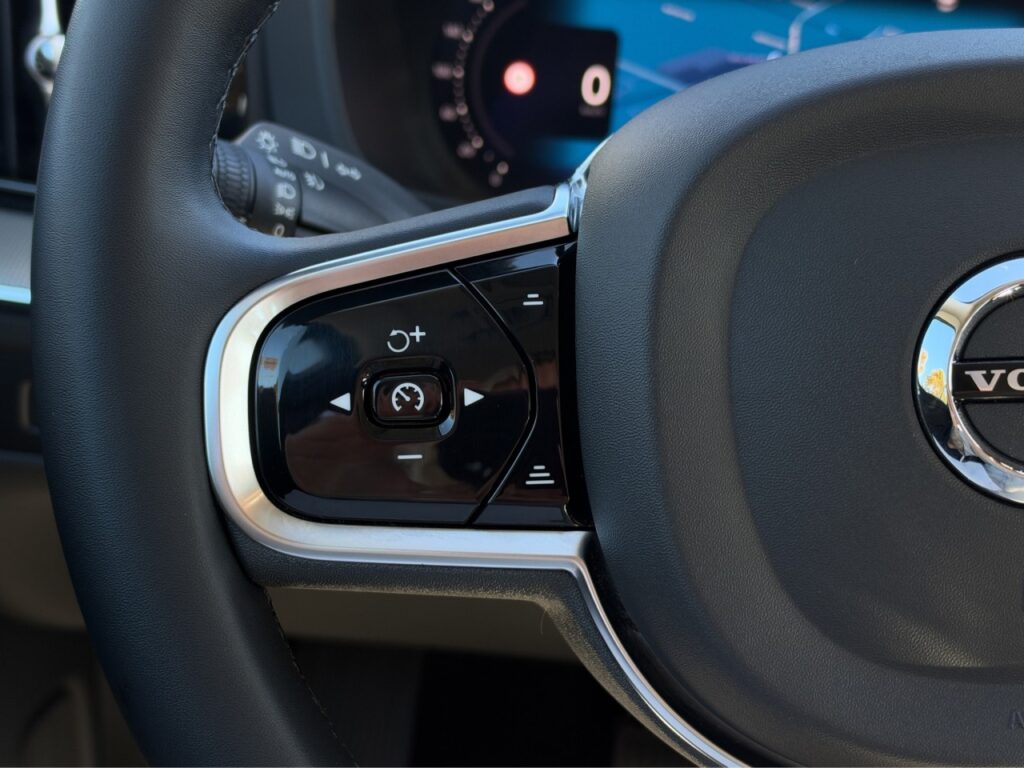 Volvo XC60 B4 Plus Dark AWD/Navi/LED/AHK/Standhz/GJR – Bild 20