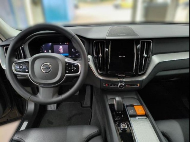 Volvo XC60 B4 Plus Dark AWD/Navi/LED/AHK/Standhz/GJR – Bild 6