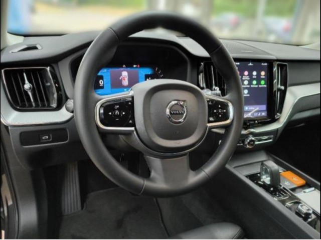 Volvo XC60 B4 Plus Dark AWD/Navi/LED/AHK/Standhz/GJR – Bild 7
