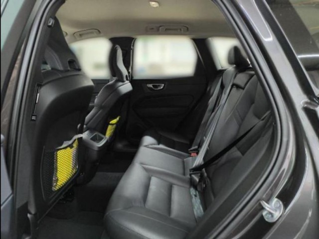 Volvo XC60 B4 Plus Dark AWD/Navi/LED/AHK/Standhz/GJR – Bild 8