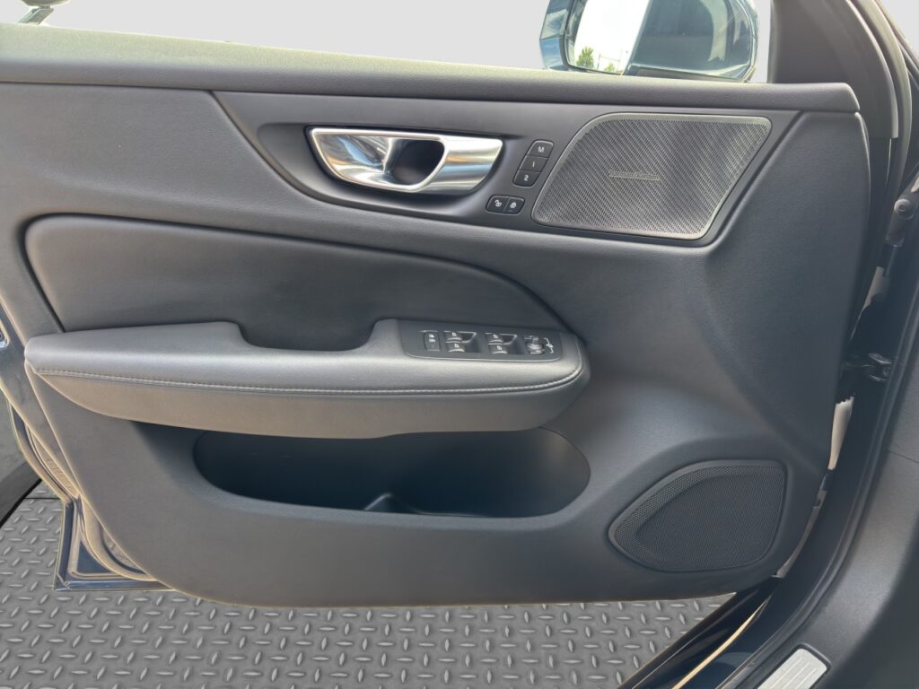 Volvo V60 B4 Ultimate Bright/Navi/LED/Pano/360Kam/HuD – Bild 12