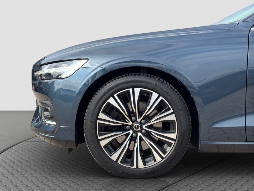 Volvo V60 B4 Ultimate Bright/Navi/LED/Pano/360Kam/HuD – Bild 18
