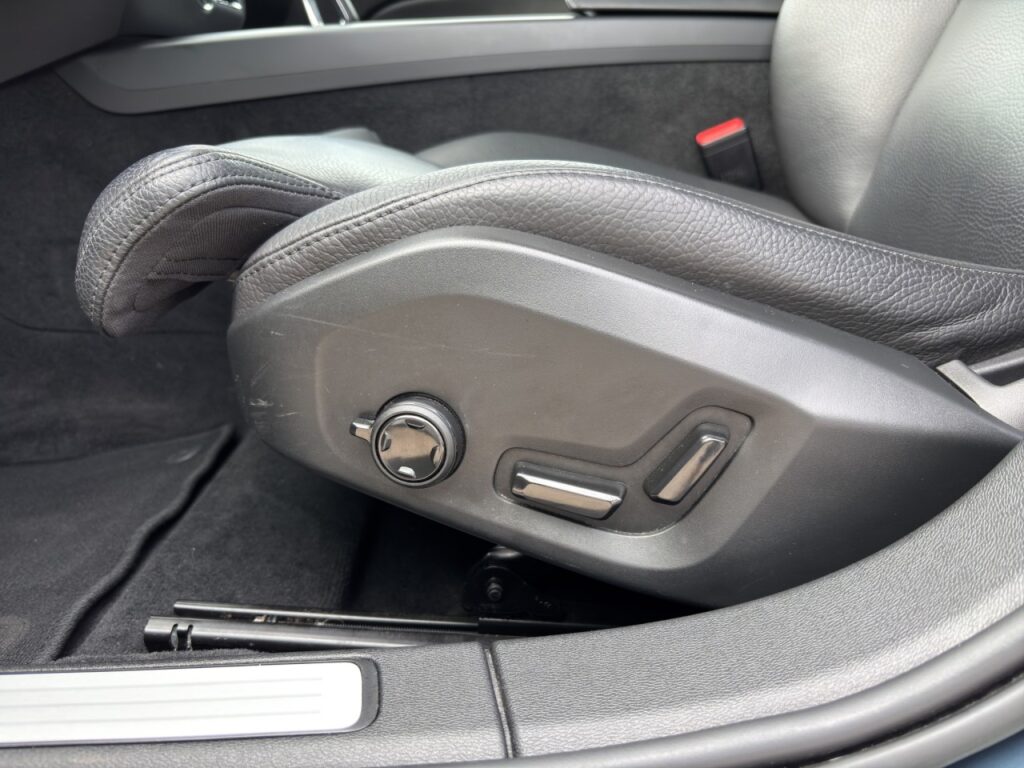 Volvo V60 B4 Ultimate Bright/Navi/LED/Pano/360Kam/HuD – Bild 22
