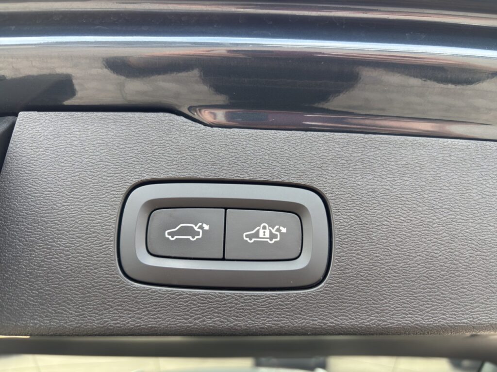Volvo V60 B4 Ultimate Bright/Navi/LED/Pano/360Kam/HuD – Bild 23