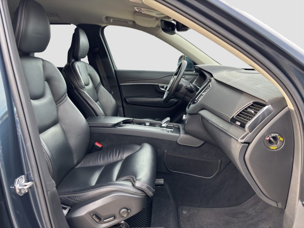 Volvo XC90 B5 Inscription AWD/7-Sitzer/AHK/StHz/360Kam – Bild 16