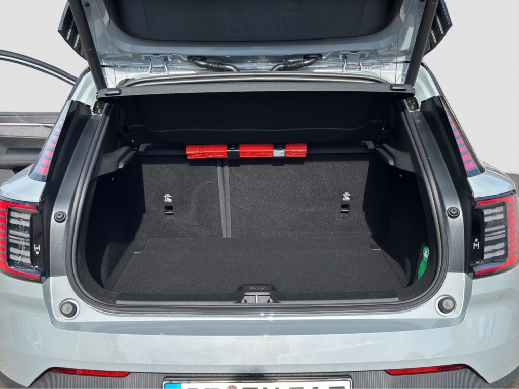 Volvo EX30 P5 Long Range Ultra 22 kW Onboard Charger – Bild 15