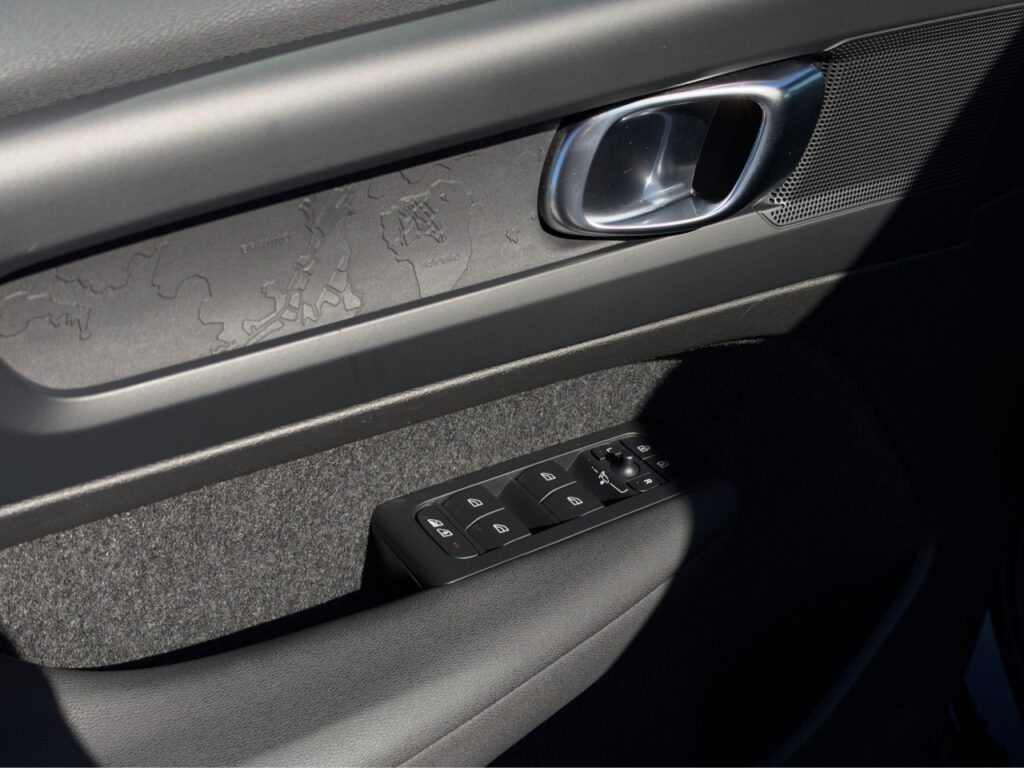 Volvo XC40 T2 Essential Navi Apple CarPlay – Bild 12