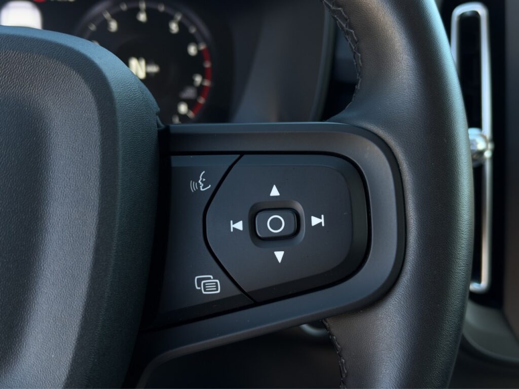 Volvo XC40 T2 Essential Navi Apple CarPlay – Bild 20
