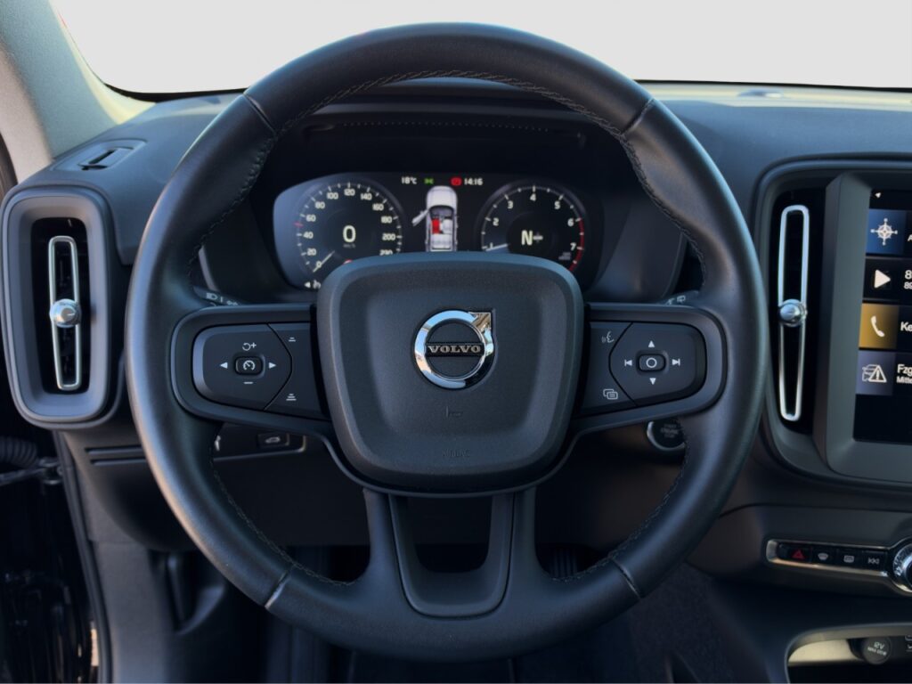Volvo XC40 T2 Essential Navi Apple CarPlay – Bild 7