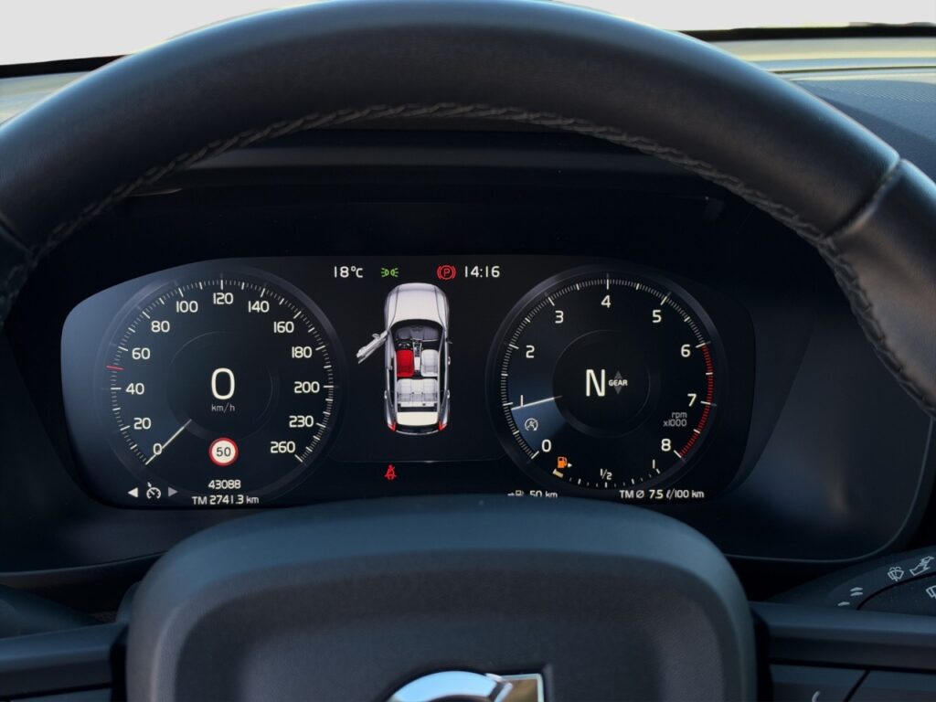 Volvo XC40 T2 Essential Navi Apple CarPlay – Bild 8